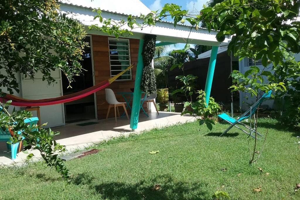 Gite Cajou Dans Jardin Tropical Ventile A Sainte-Anne Exterior foto