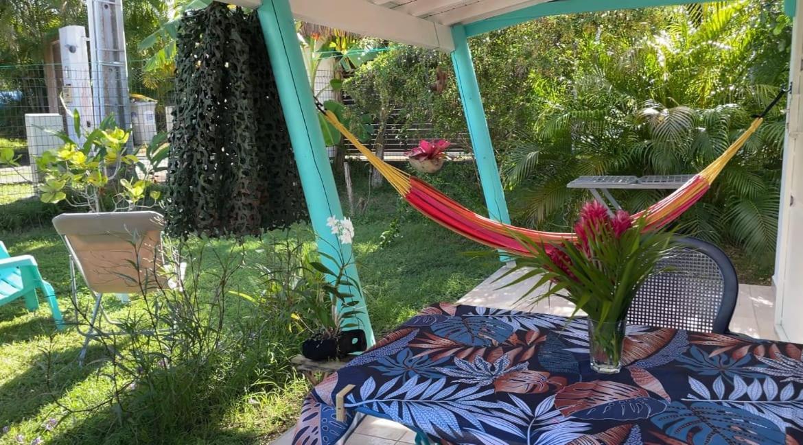 Gite Cajou Dans Jardin Tropical Ventile A Sainte-Anne Exterior foto