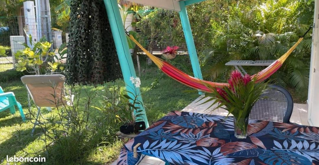 Gite Cajou Dans Jardin Tropical Ventile A Sainte-Anne Exterior foto